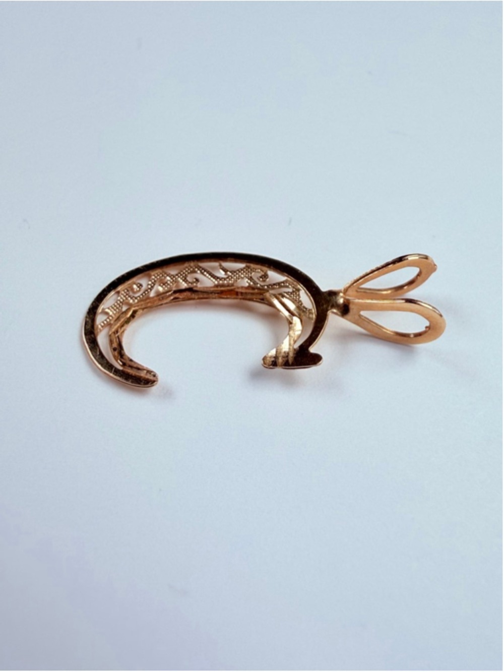 14K Solid Yellow Gold OroAmerica Diamond Cut Initial Letter "C" Charm Pendant - Picture 3 of 6